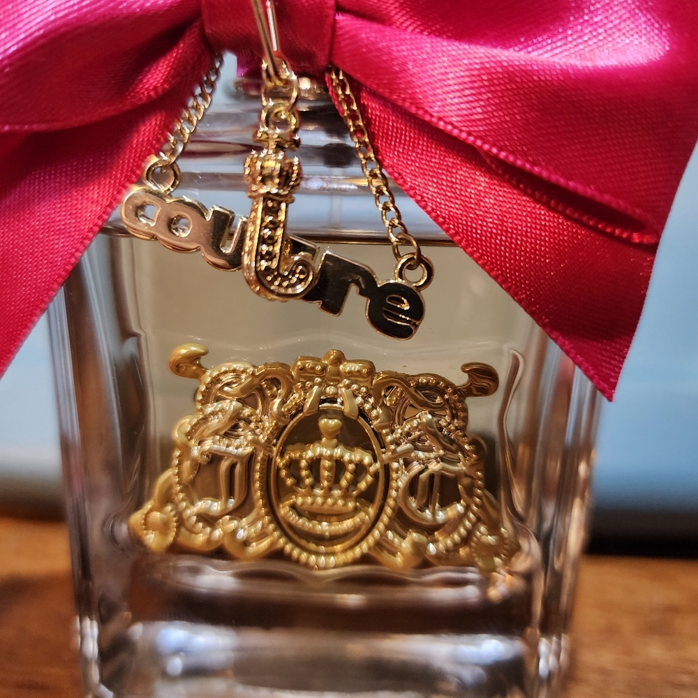 Juicy Couture's Viva la juicy eau de parfum spray